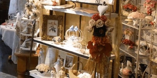 世界観溢れるデザイン